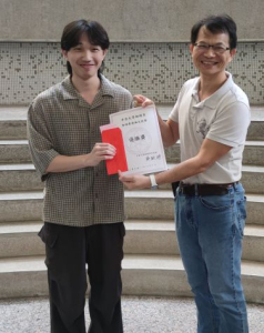 1791353512015m1 115 年專題海報競賽全體參與參賽學生合照